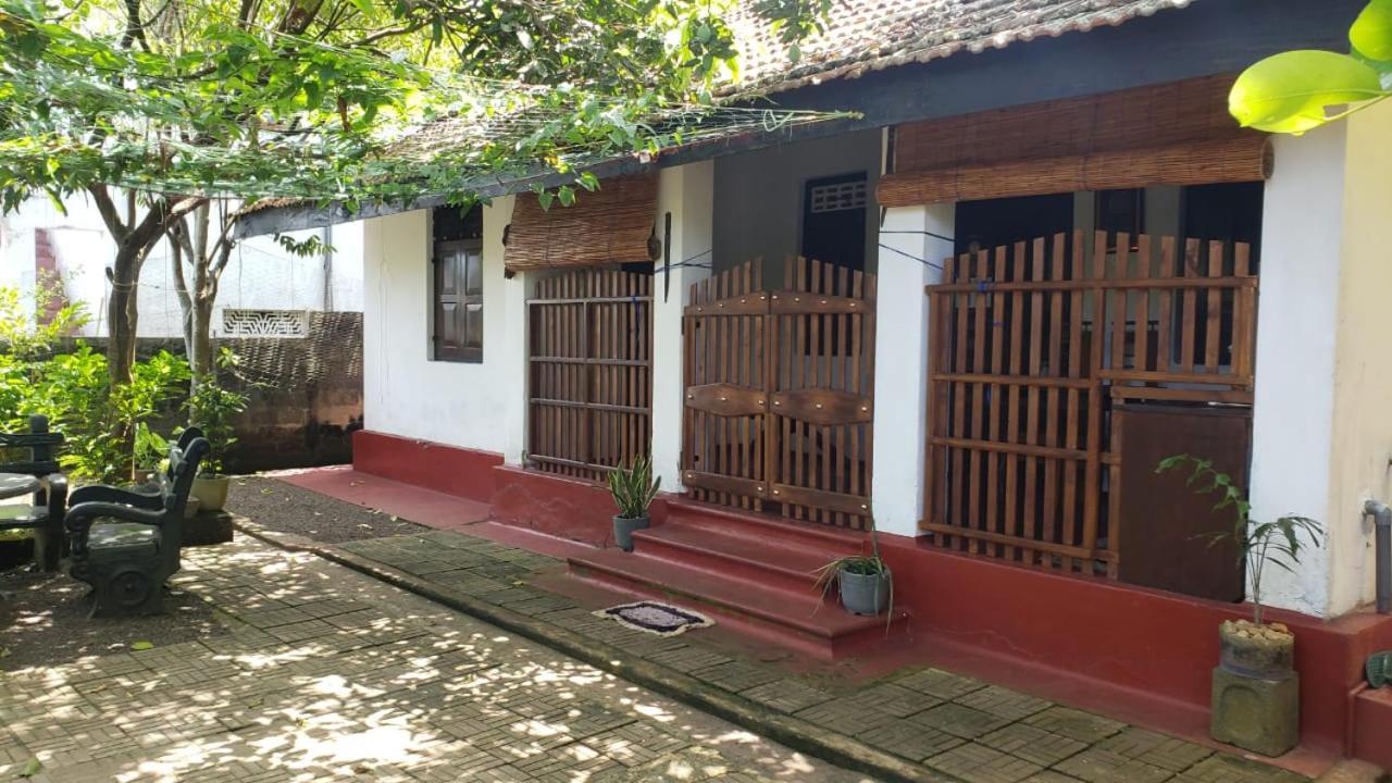Ami Place Rooms With Kitchen Hikkaduwa Εξωτερικό φωτογραφία