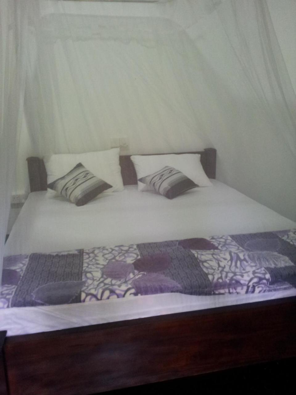 Ami Place Rooms With Kitchen Hikkaduwa Εξωτερικό φωτογραφία